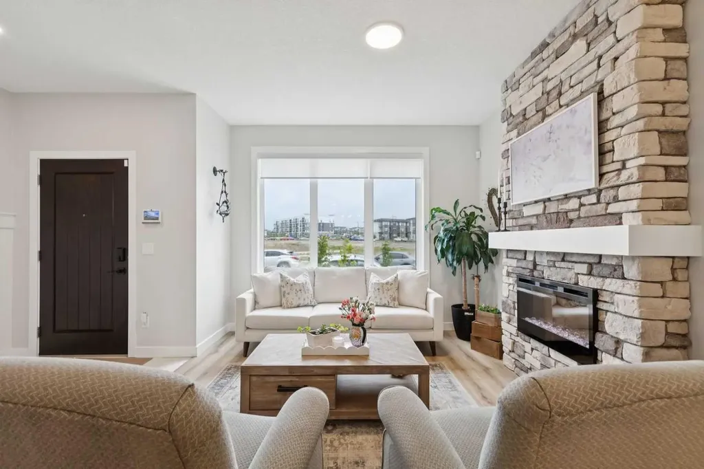 15 Larkspur Bend Okotoks AB T1S 3K7
