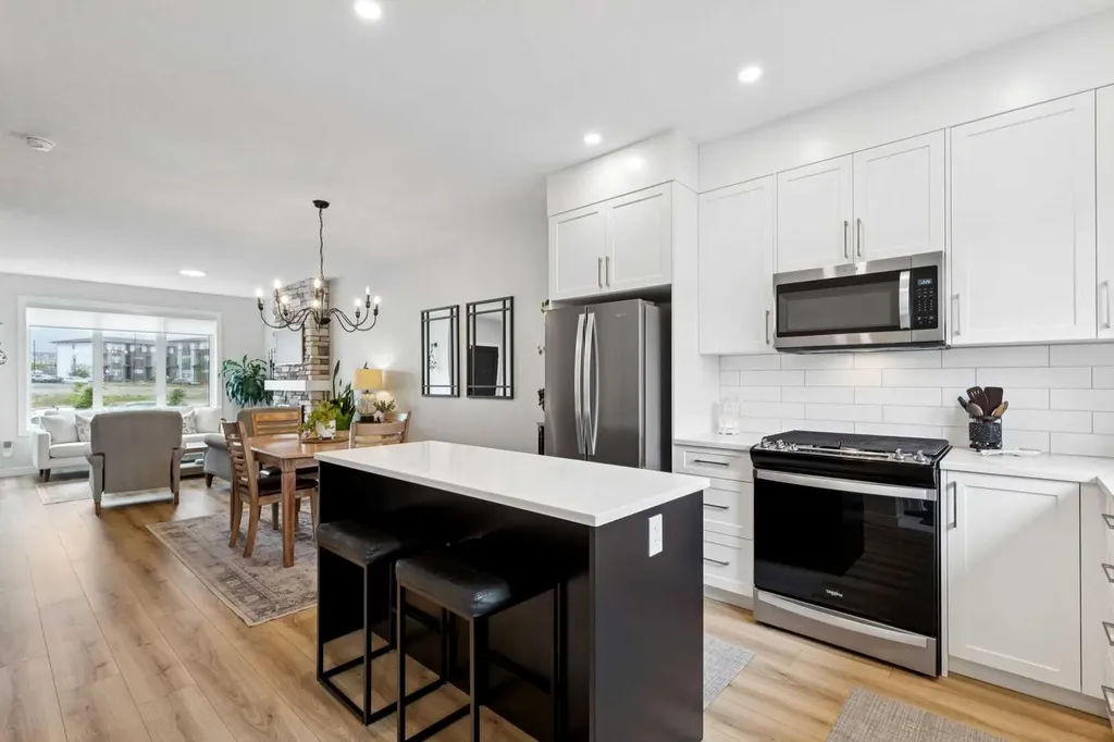 15 Larkspur Bend Okotoks AB T1S 3K7