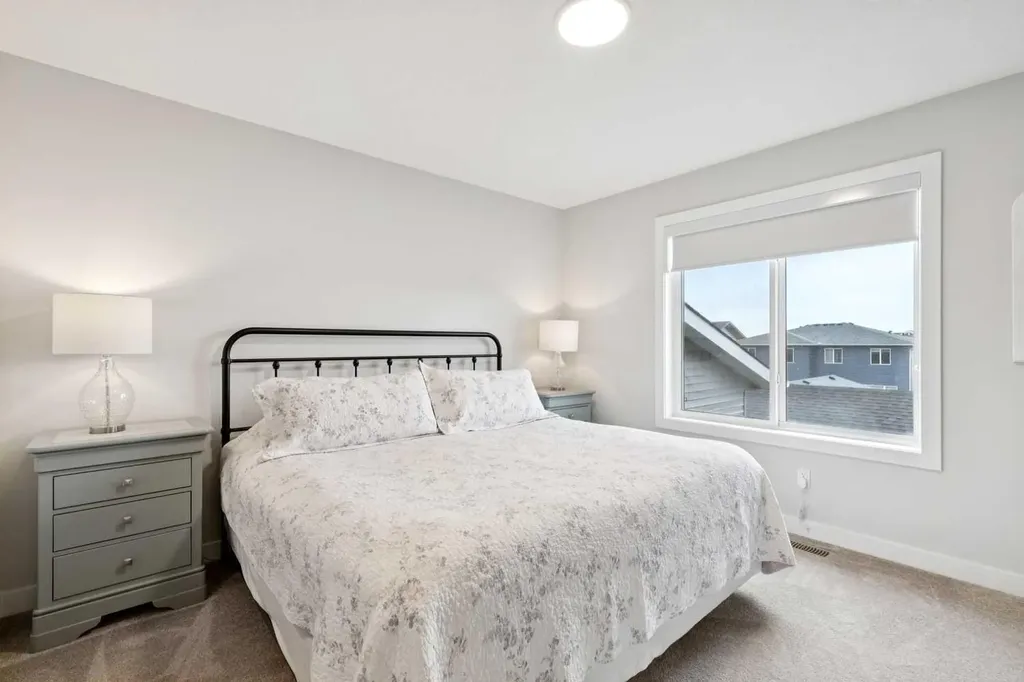 15 Larkspur Bend Okotoks AB T1S 3K7