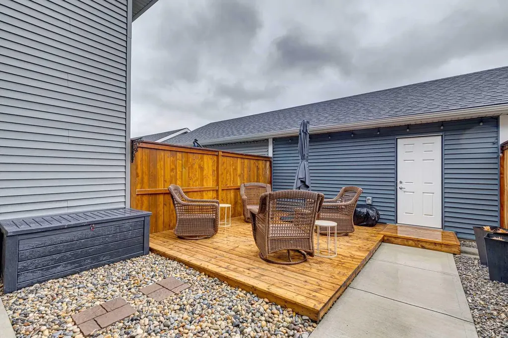 15 Larkspur Bend Okotoks AB T1S 3K7