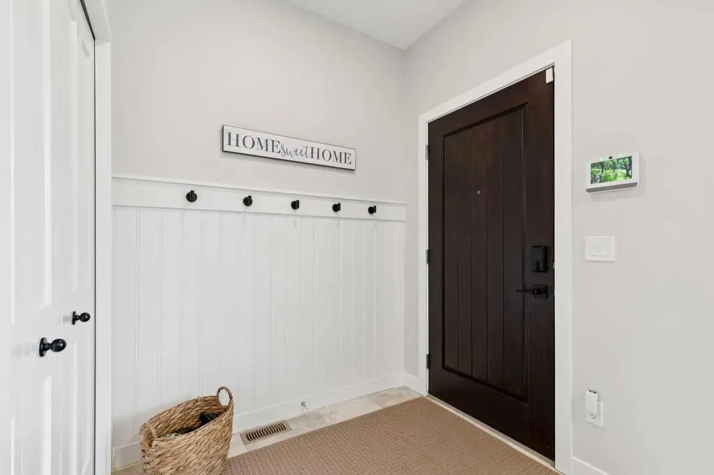 15 Larkspur Bend Okotoks AB T1S 3K7