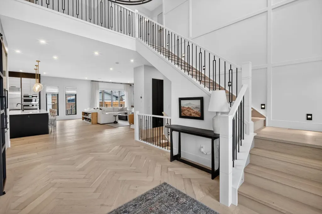 6515 Longmoor Way SW Calgary AB T3E5Z8
