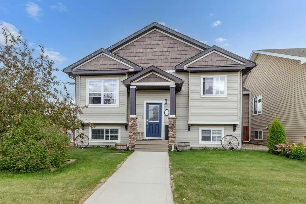 22 Rogers Road Sylvan Lake AB T4S 0J8