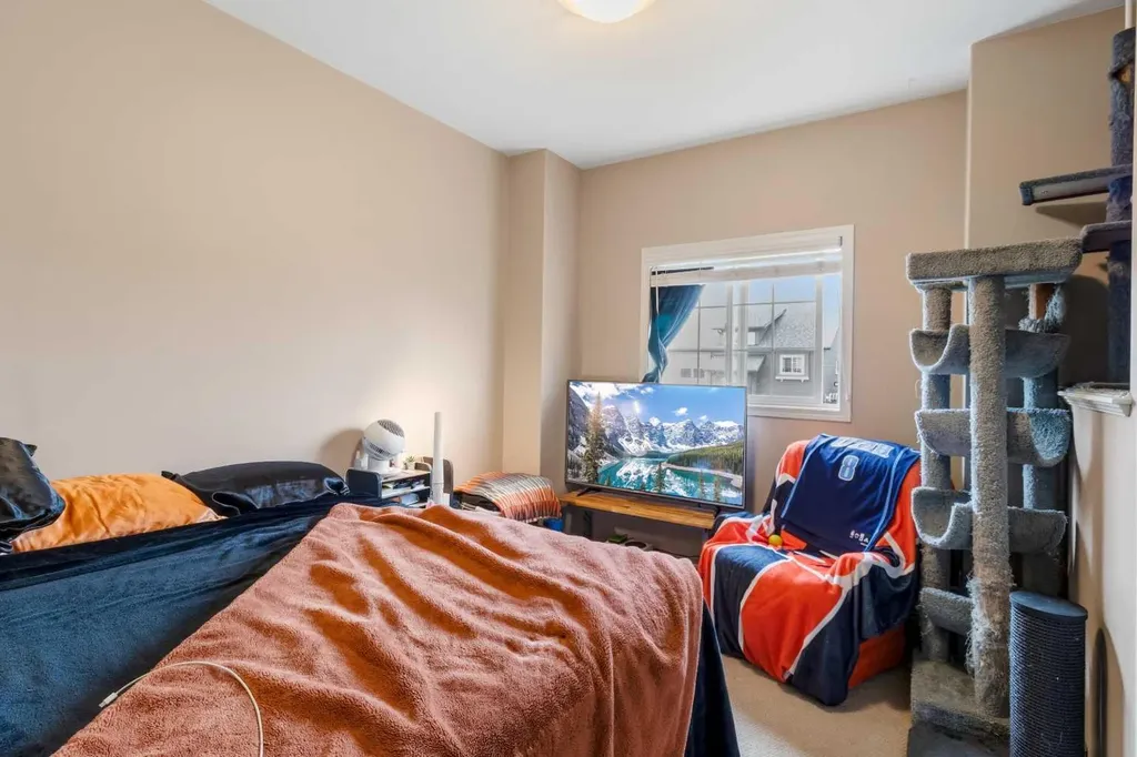22 Rogers Road Sylvan Lake AB T4S 0J8