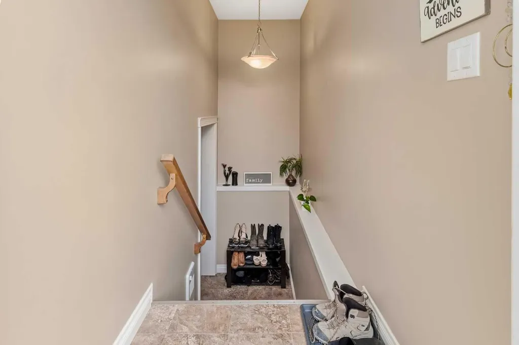 22 Rogers Road Sylvan Lake AB T4S 0J8