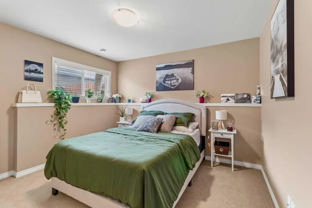 22 Rogers Road Sylvan Lake AB T4S 0J8