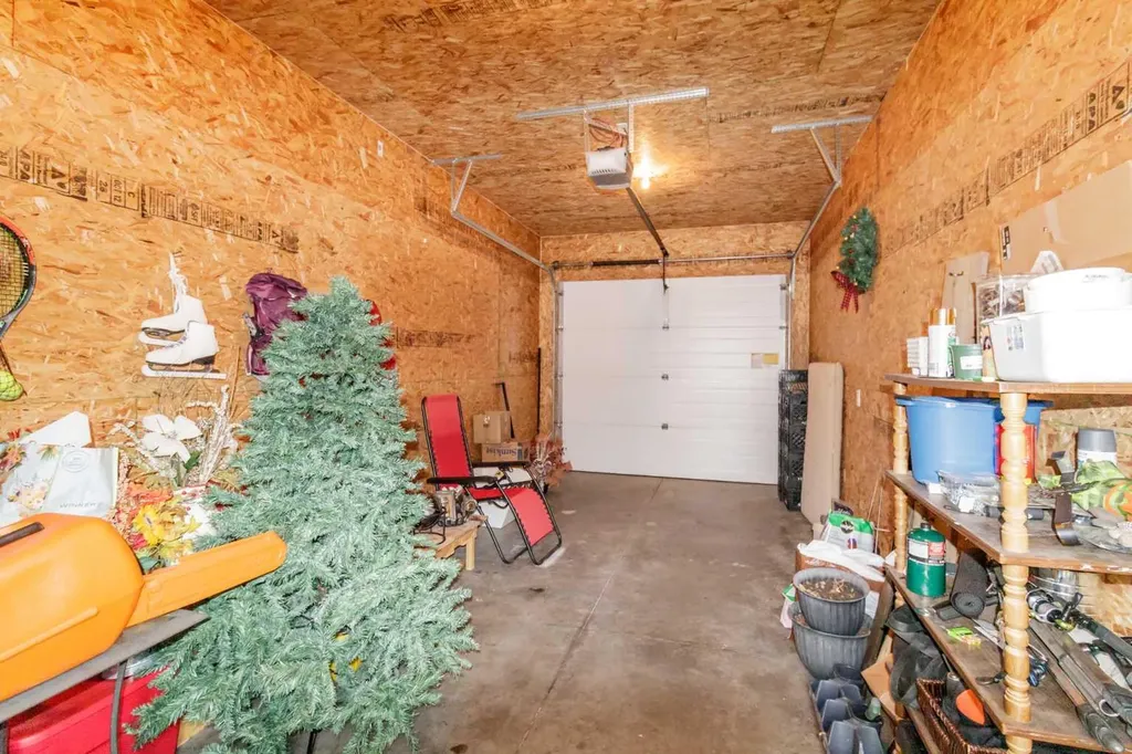 22 Rogers Road Sylvan Lake AB T4S 0J8