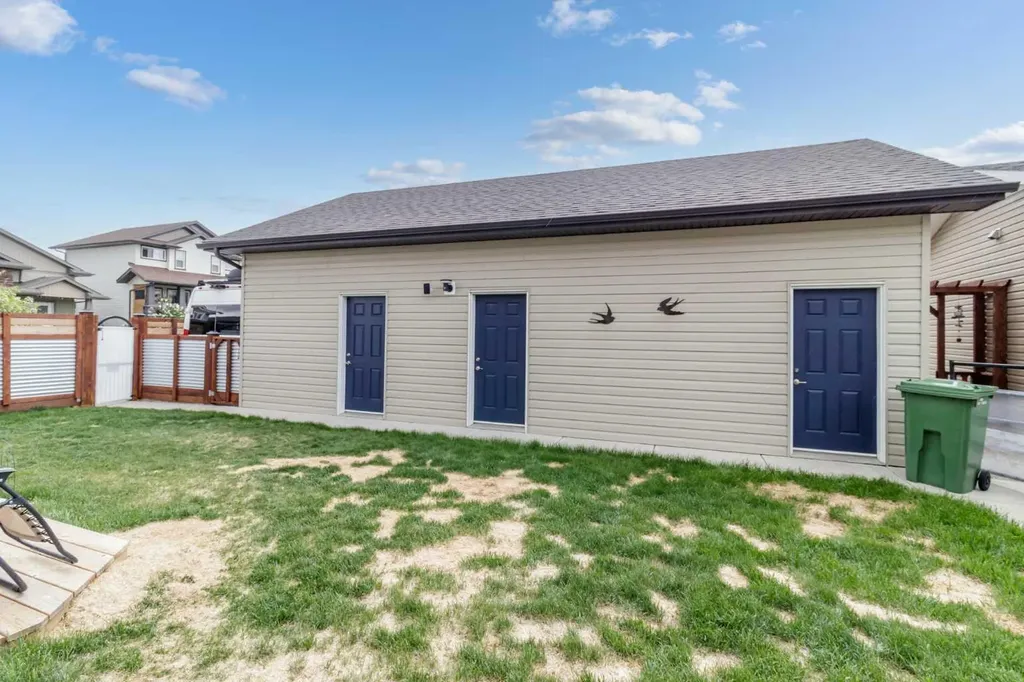 22 Rogers Road Sylvan Lake AB T4S 0J8