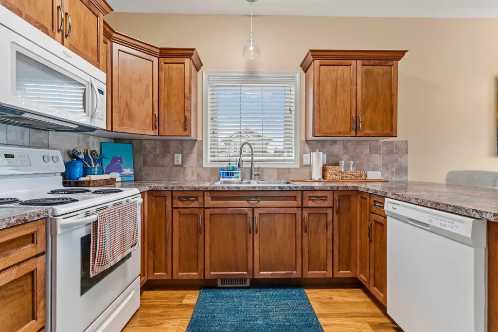 22 Rogers Road Sylvan Lake AB T4S 0J8
