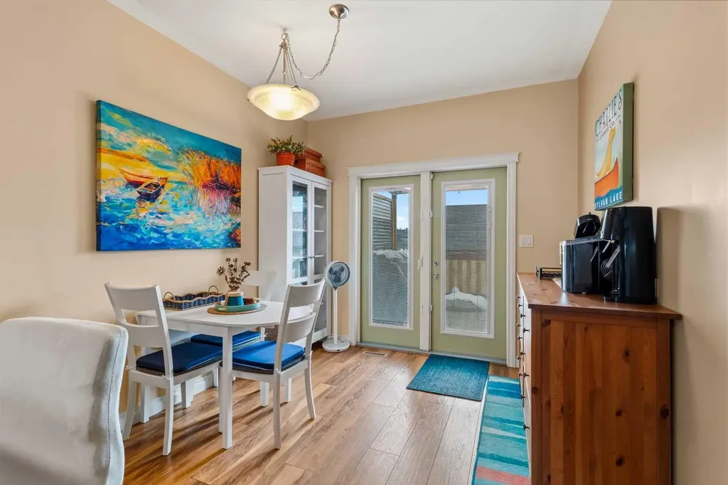 22 Rogers Road Sylvan Lake AB T4S 0J8
