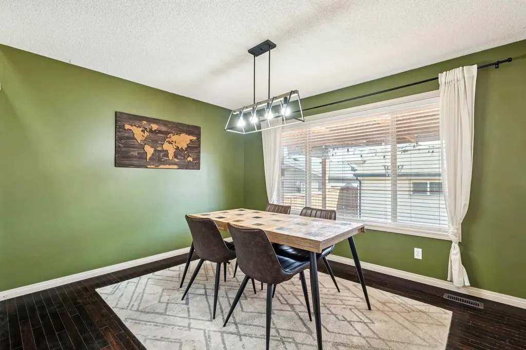 1807 New Brighton Drive SE Calgary AB T2Z 0J7