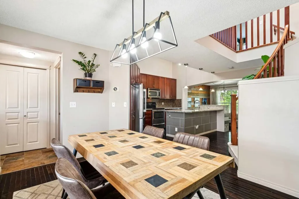 1807 New Brighton Drive SE Calgary AB T2Z 0J7