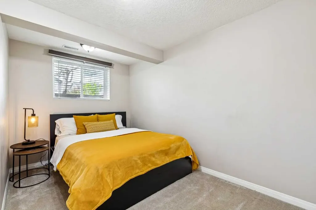 1807 New Brighton Drive SE Calgary AB T2Z 0J7