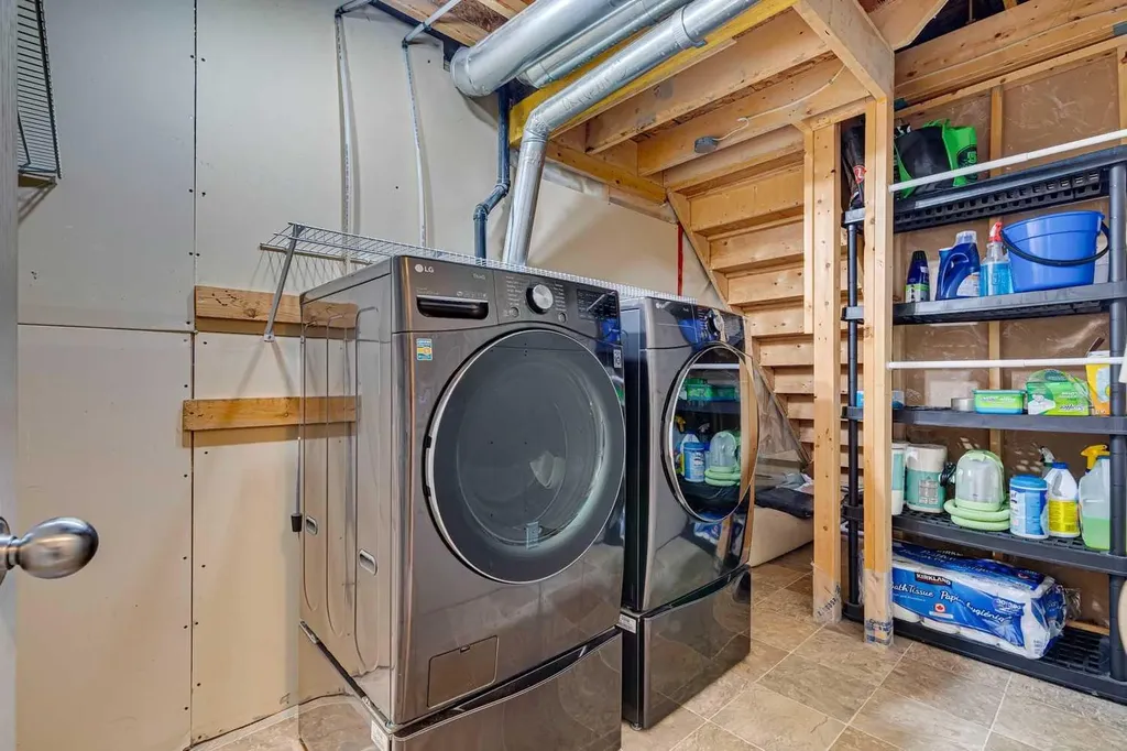1807 New Brighton Drive SE Calgary AB T2Z 0J7