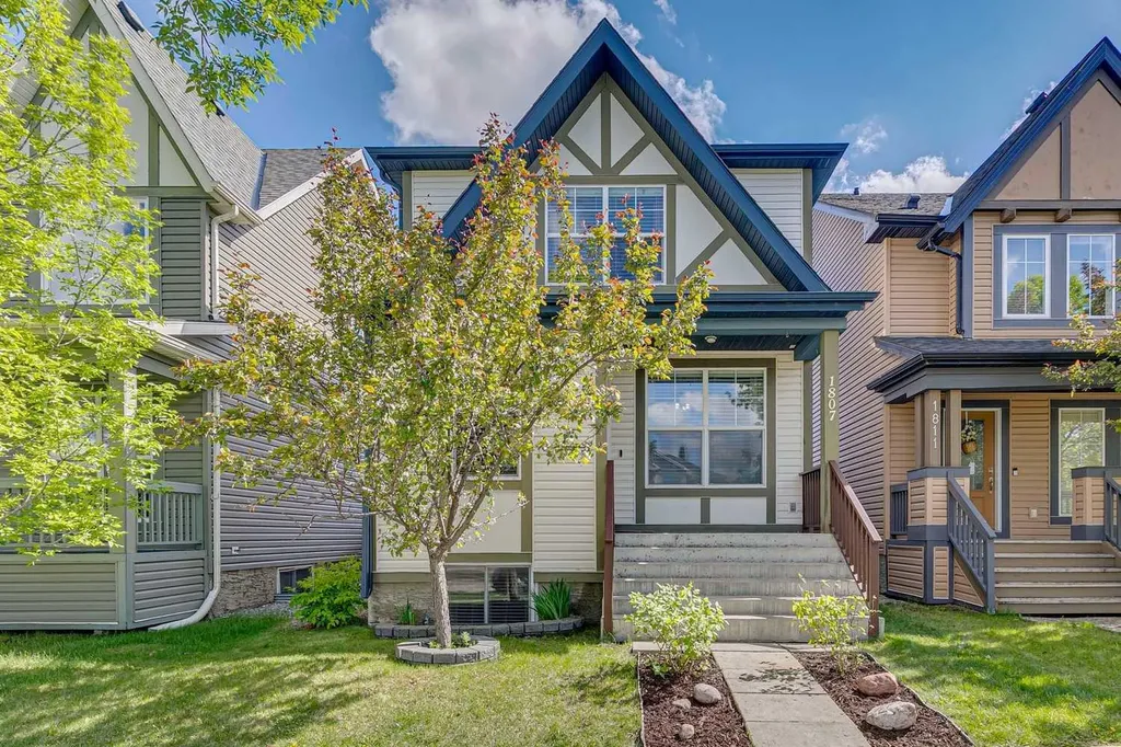1807 New Brighton Drive SE Calgary AB T2Z 0J7