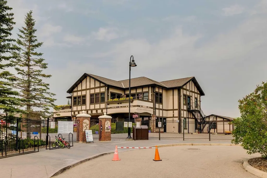 1807 New Brighton Drive SE Calgary AB T2Z 0J7