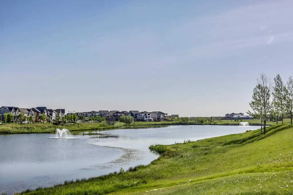 1807 New Brighton Drive SE Calgary AB T2Z 0J7
