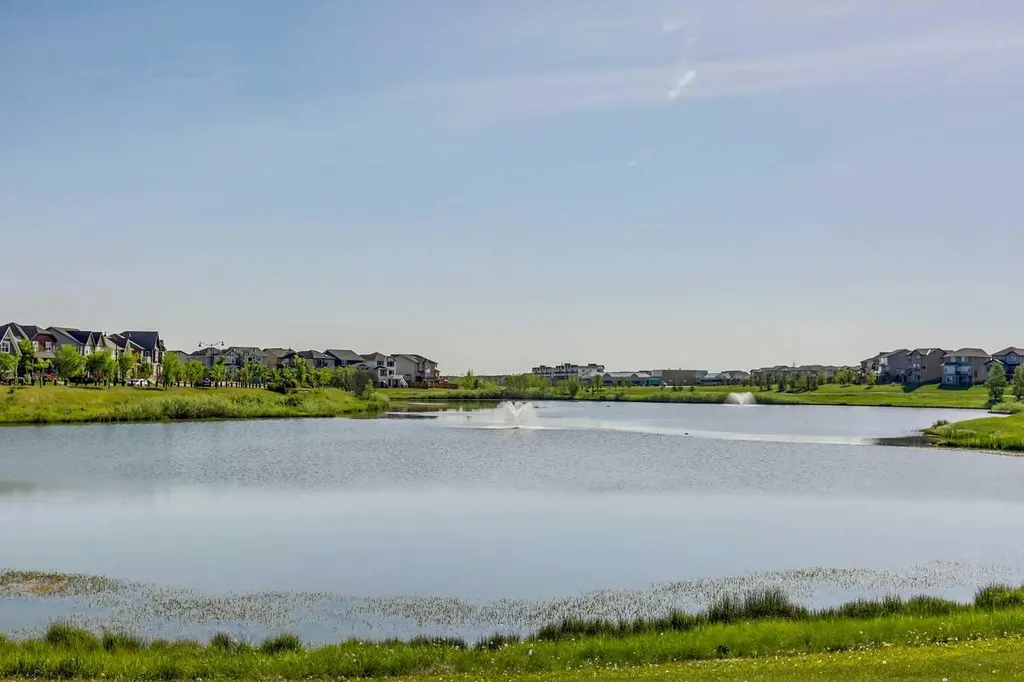 1807 New Brighton Drive SE Calgary AB T2Z 0J7