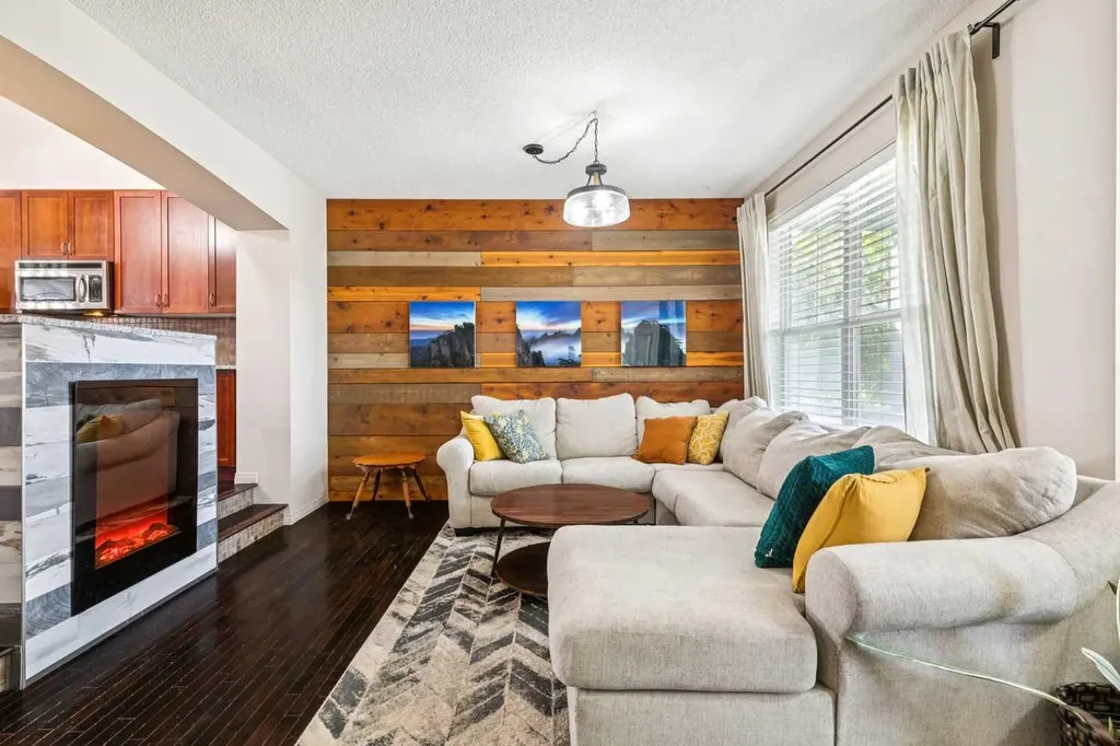1807 New Brighton Drive SE Calgary AB T2Z 0J7