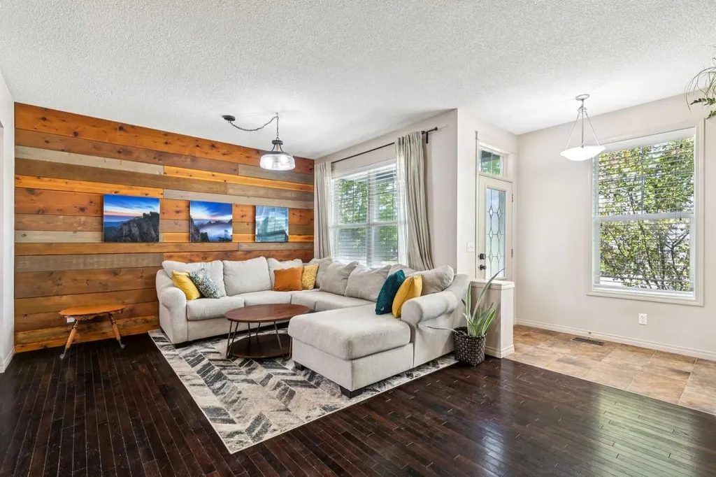 1807 New Brighton Drive SE Calgary AB T2Z 0J7