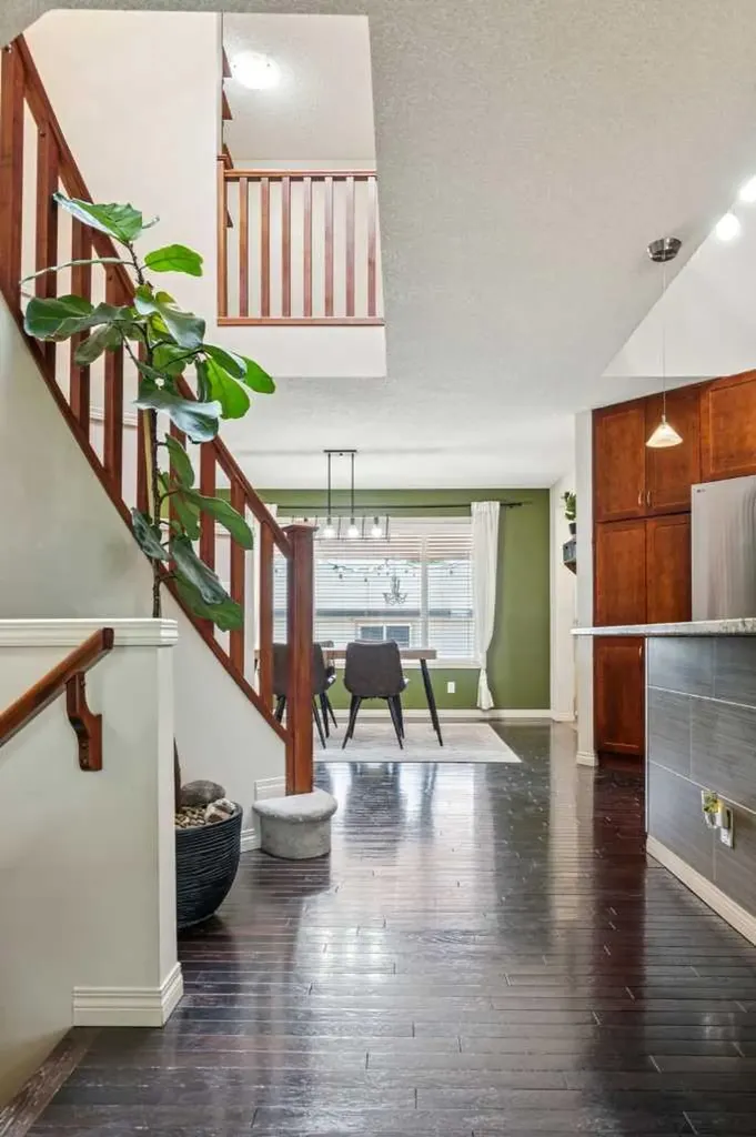 1807 New Brighton Drive SE Calgary AB T2Z 0J7