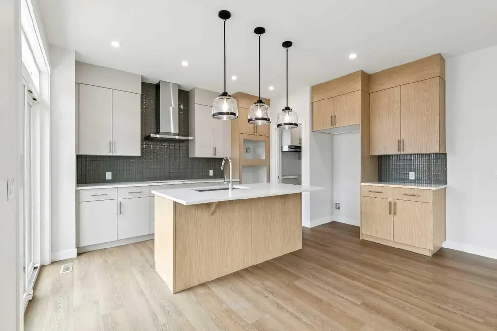 139 Dawson Wharf Mount Chestermere AB T1X2W3