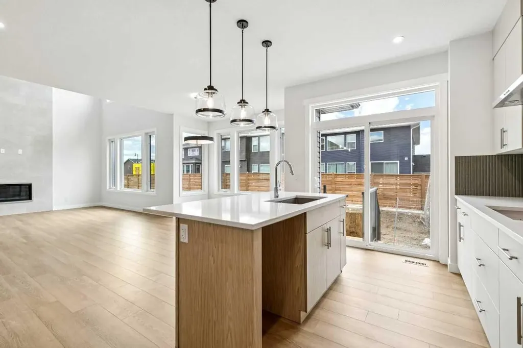 139 Dawson Wharf Mount Chestermere AB T1X2W3