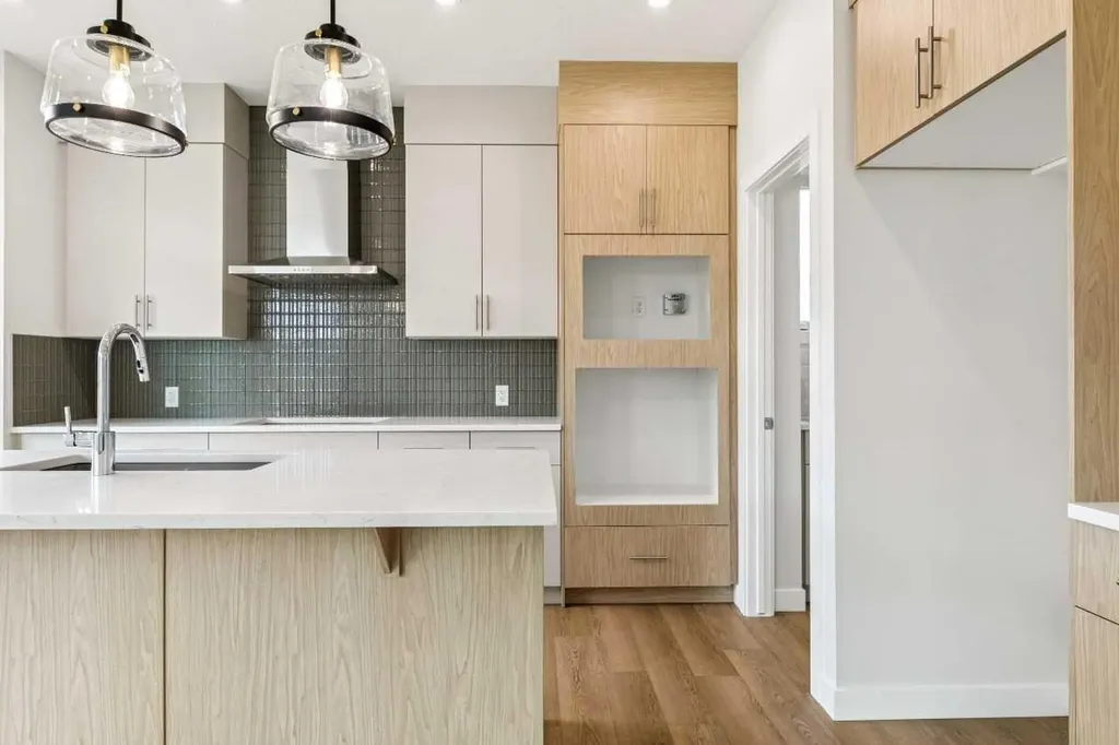 139 Dawson Wharf Mount Chestermere AB T1X2W3