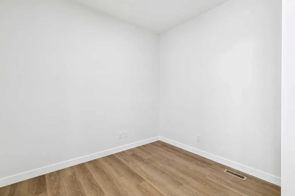 139 Dawson Wharf Mount Chestermere AB T1X2W3