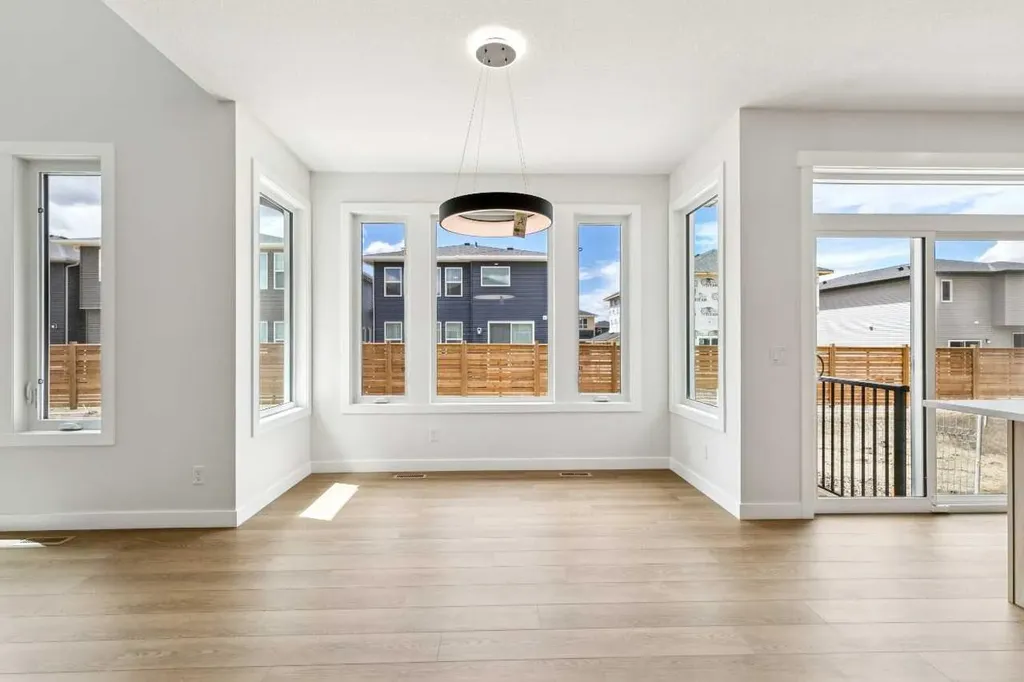 139 Dawson Wharf Mount Chestermere AB T1X2W3