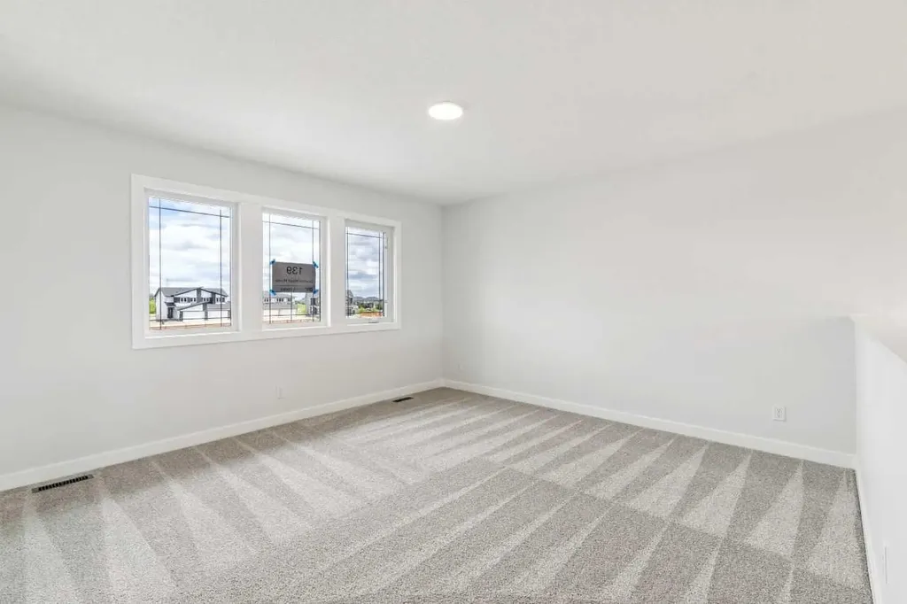 139 Dawson Wharf Mount Chestermere AB T1X2W3