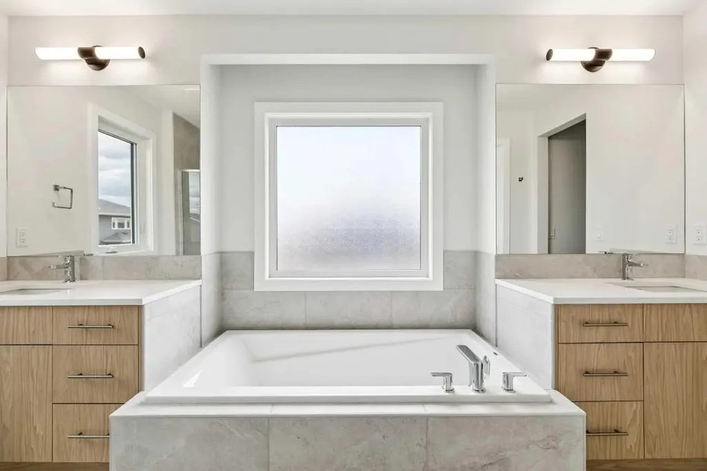 139 Dawson Wharf Mount Chestermere AB T1X2W3