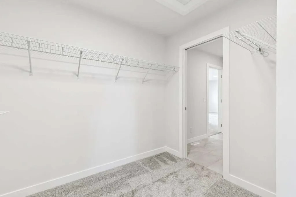 139 Dawson Wharf Mount Chestermere AB T1X2W3
