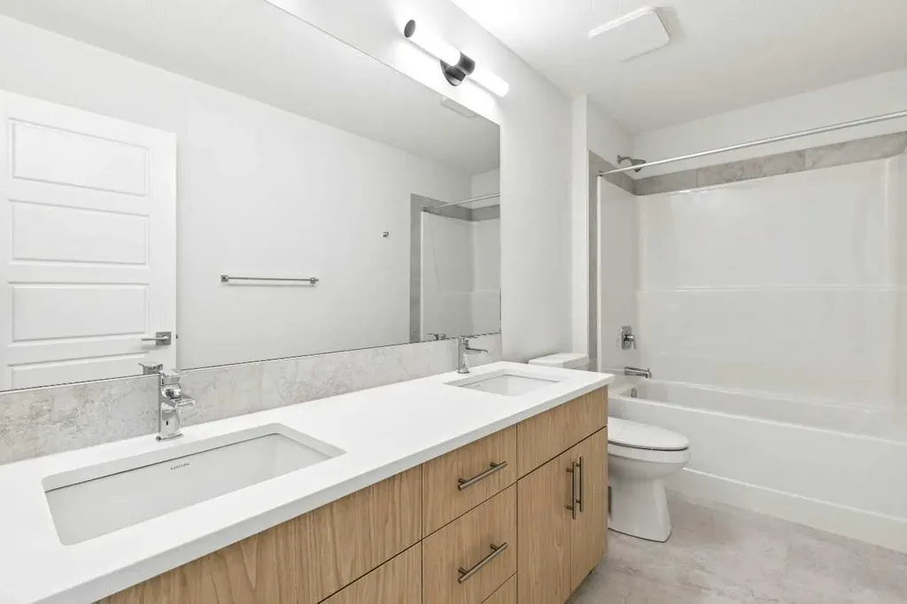 139 Dawson Wharf Mount Chestermere AB T1X2W3