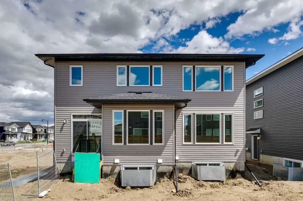 139 Dawson Wharf Mount Chestermere AB T1X2W3