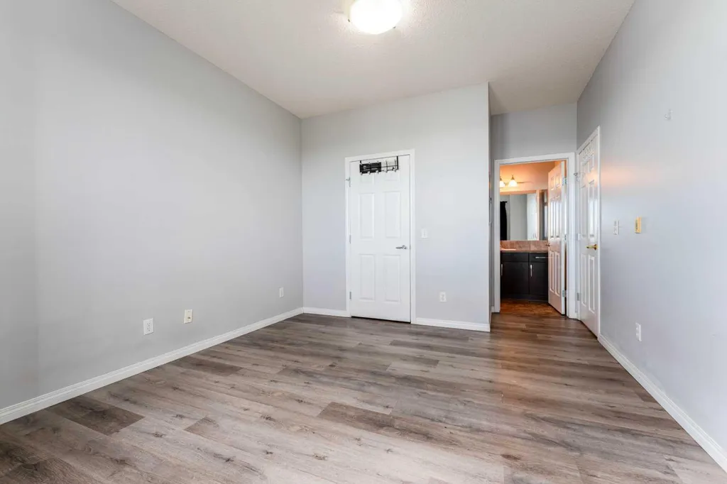1727 54 Street SE Calgary AB T2A 1B7