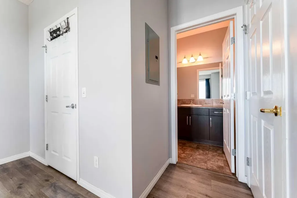 1727 54 Street SE Calgary AB T2A 1B7