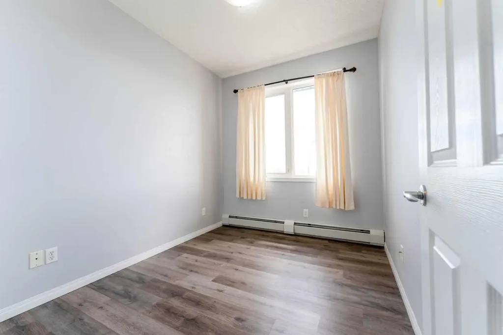 1727 54 Street SE Calgary AB T2A 1B7