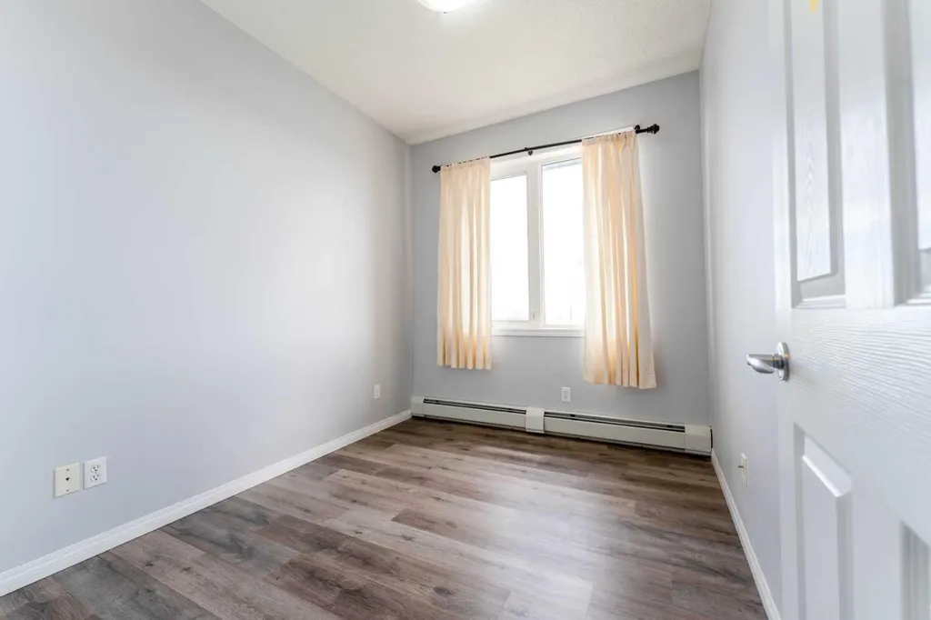 1727 54 Street SE Calgary AB T2A 1B7