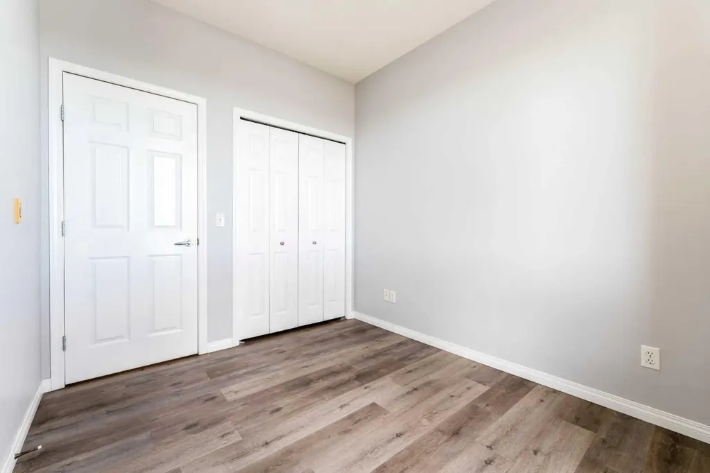 1727 54 Street SE Calgary AB T2A 1B7