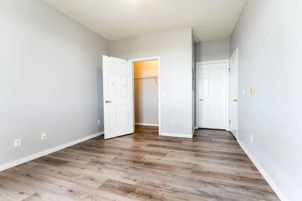 1727 54 Street SE Calgary AB T2A 1B7