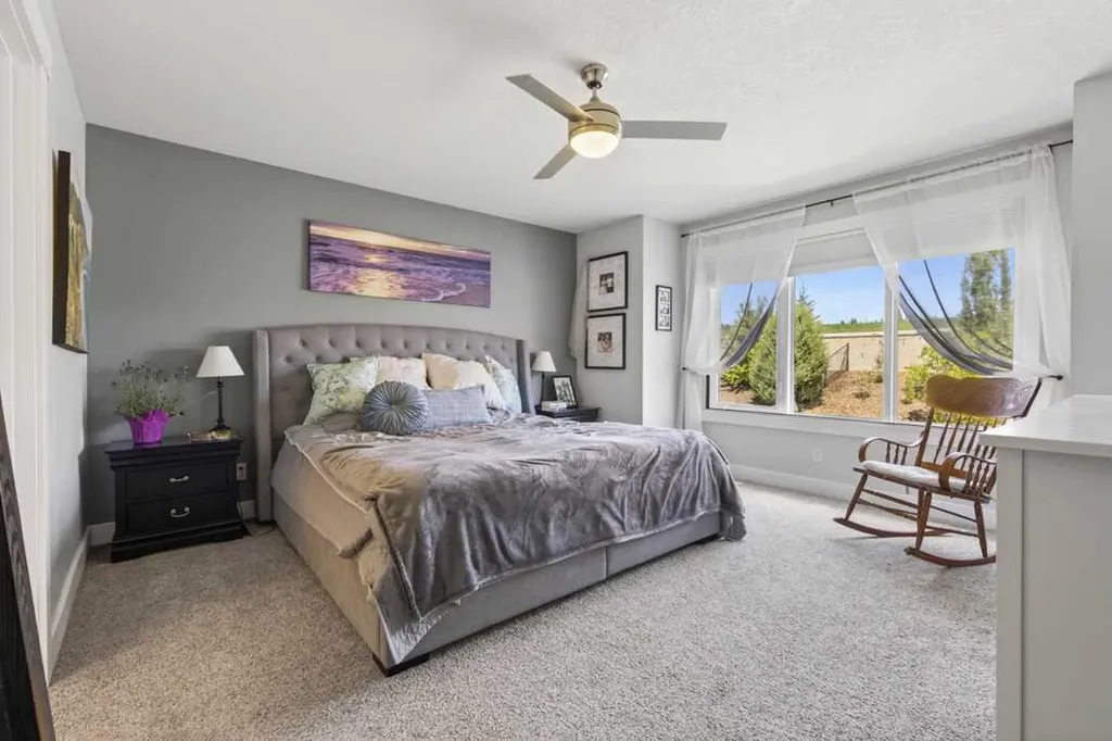 122 Discovery Ridge Way SW Calgary AB T3H 5G4