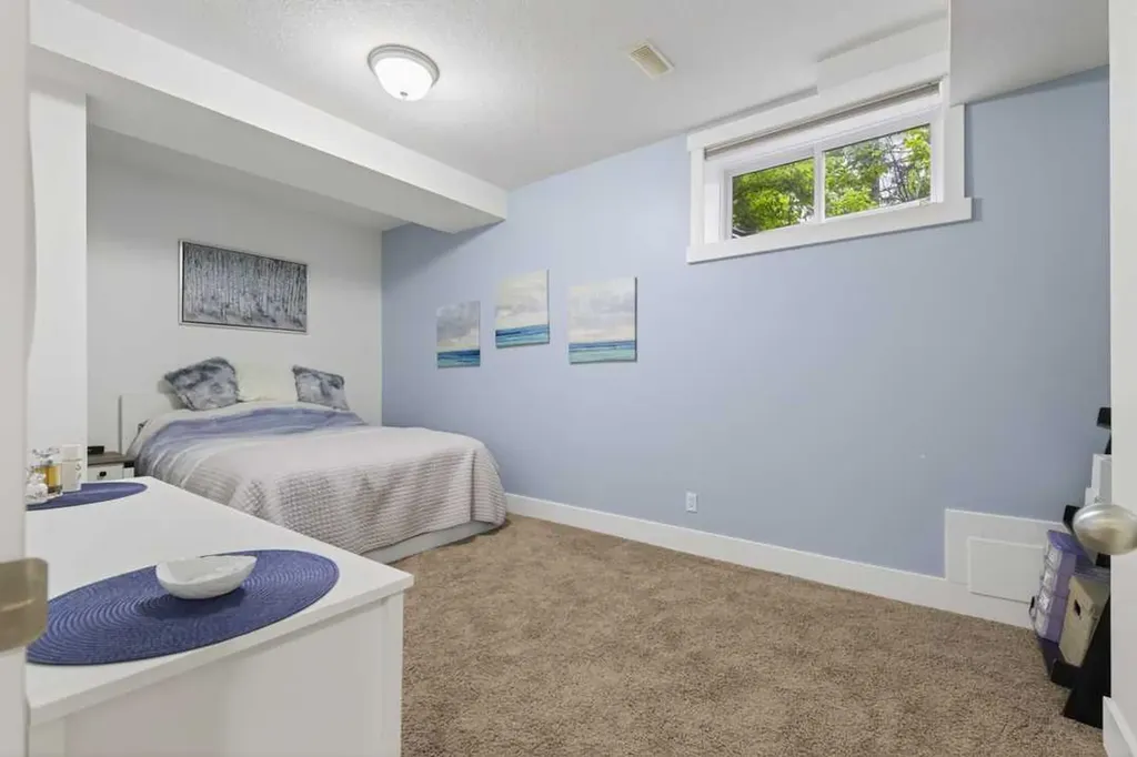 122 Discovery Ridge Way SW Calgary AB T3H 5G4
