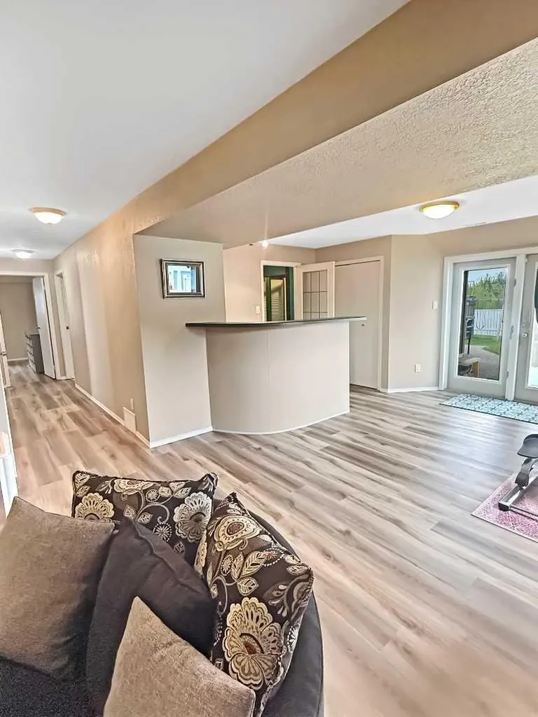 61 Blueberry Dive Whitecourt AB T7S 1R4