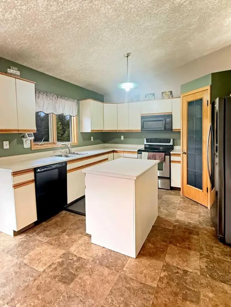 61 Blueberry Dive Whitecourt AB T7S 1R4