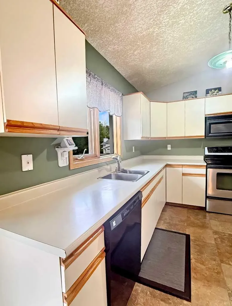 61 Blueberry Dive Whitecourt AB T7S 1R4