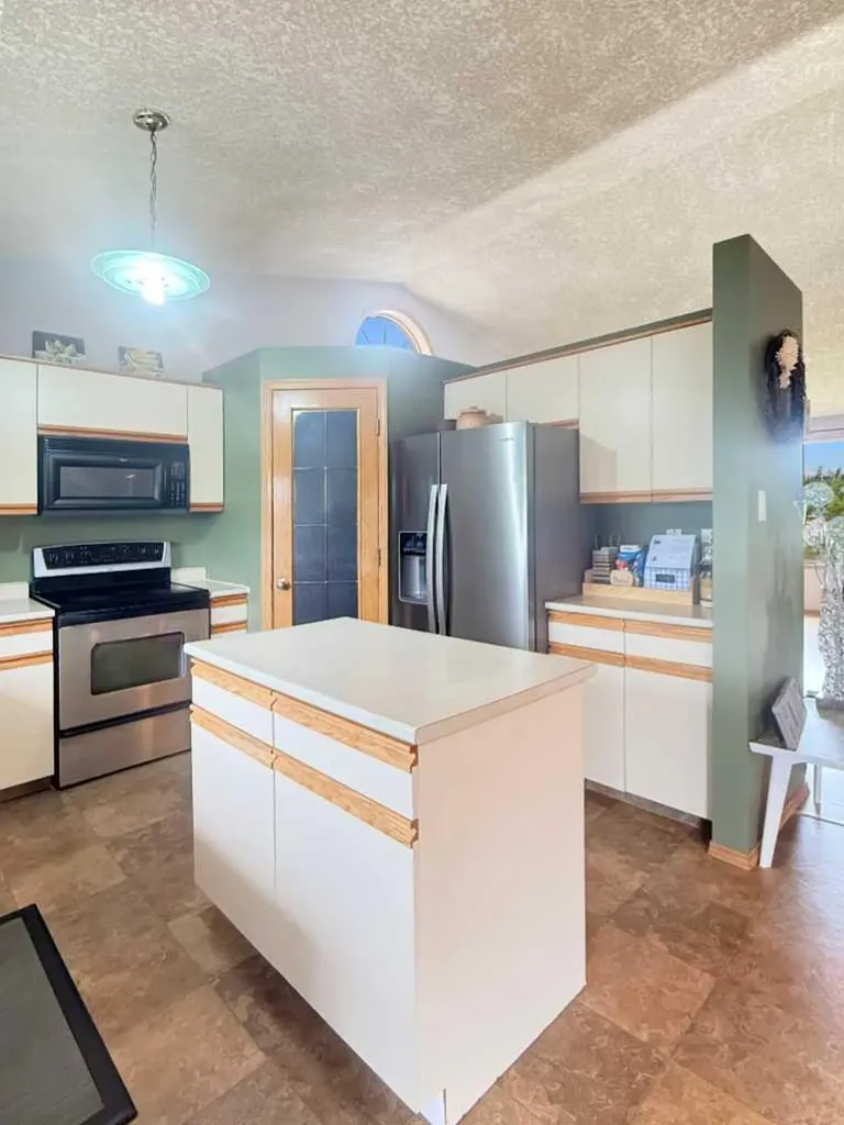 61 Blueberry Dive Whitecourt AB T7S 1R4