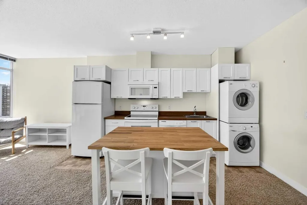 3830 Brentwood Road NW Calgary AB T2L 2J9