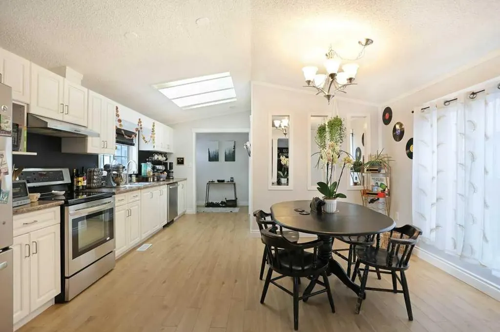23 Meadowlake Gate E Brooks AB T1R 1E9