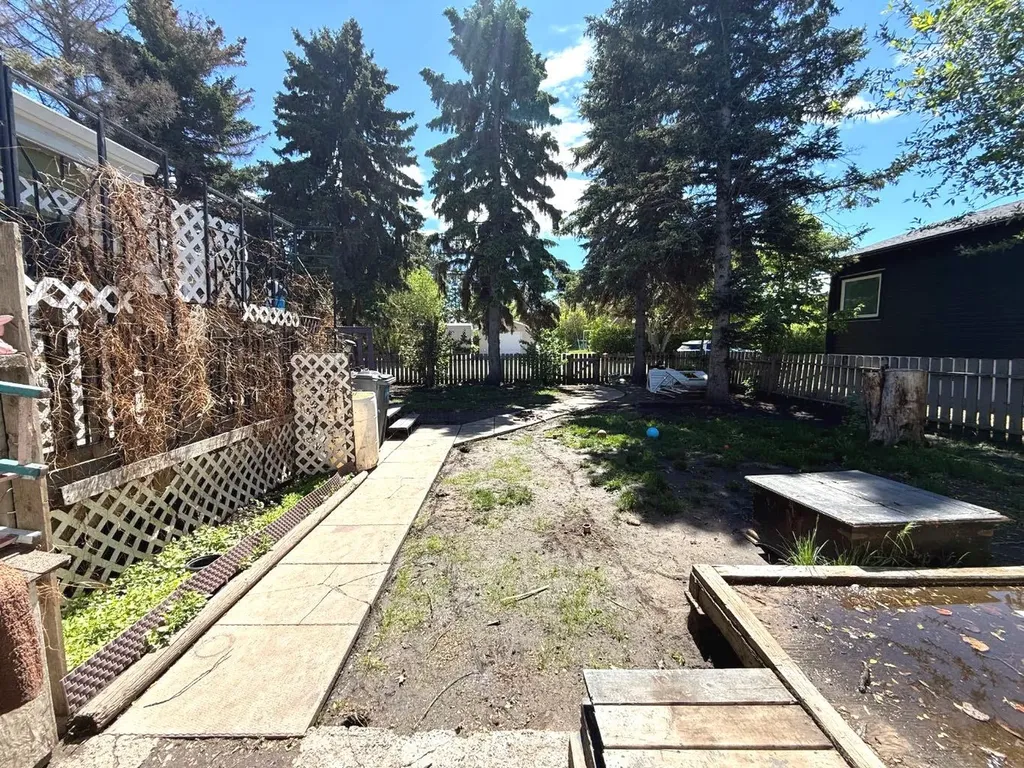 4724 45 Avenue Alix AB T0C 0B0